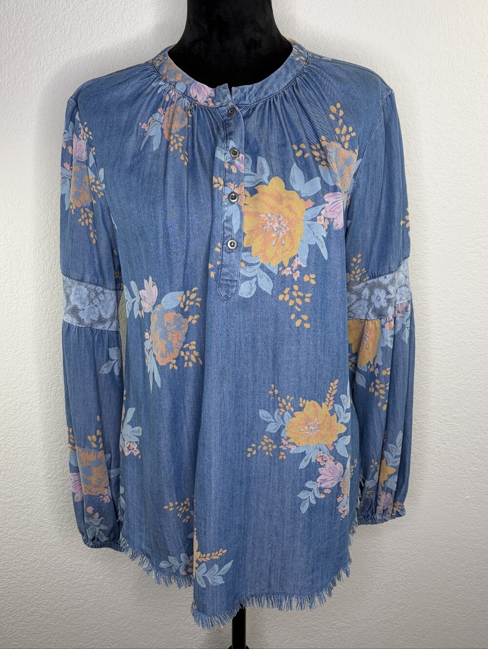 Billy T floral chambray lace fray hem peasant top medium